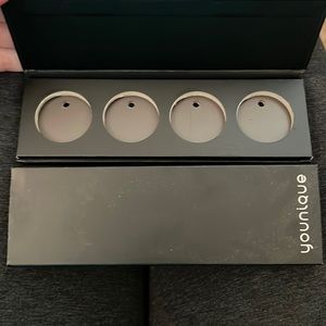 Younique Moodstuck Pressed Quad Shadow Compact